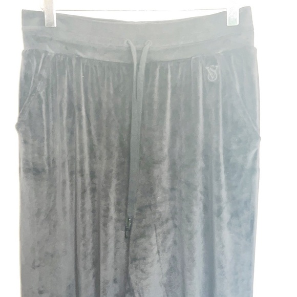 Victoria's Secret On Point Black Velour Jogger Style Sweatpants - Picture 2 of 12